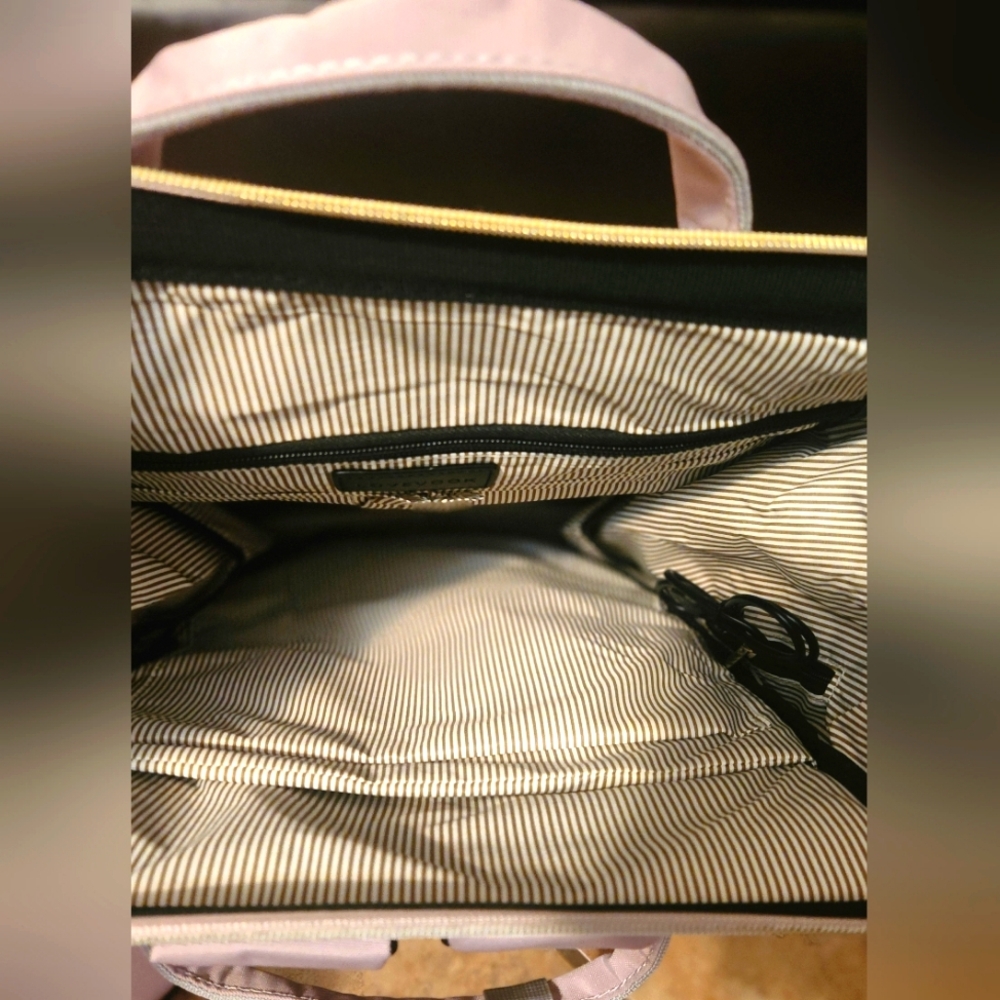 Lovevook Travel Backpack - Picture 7 of 7